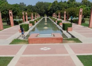 Fountain, Azim Bagh.